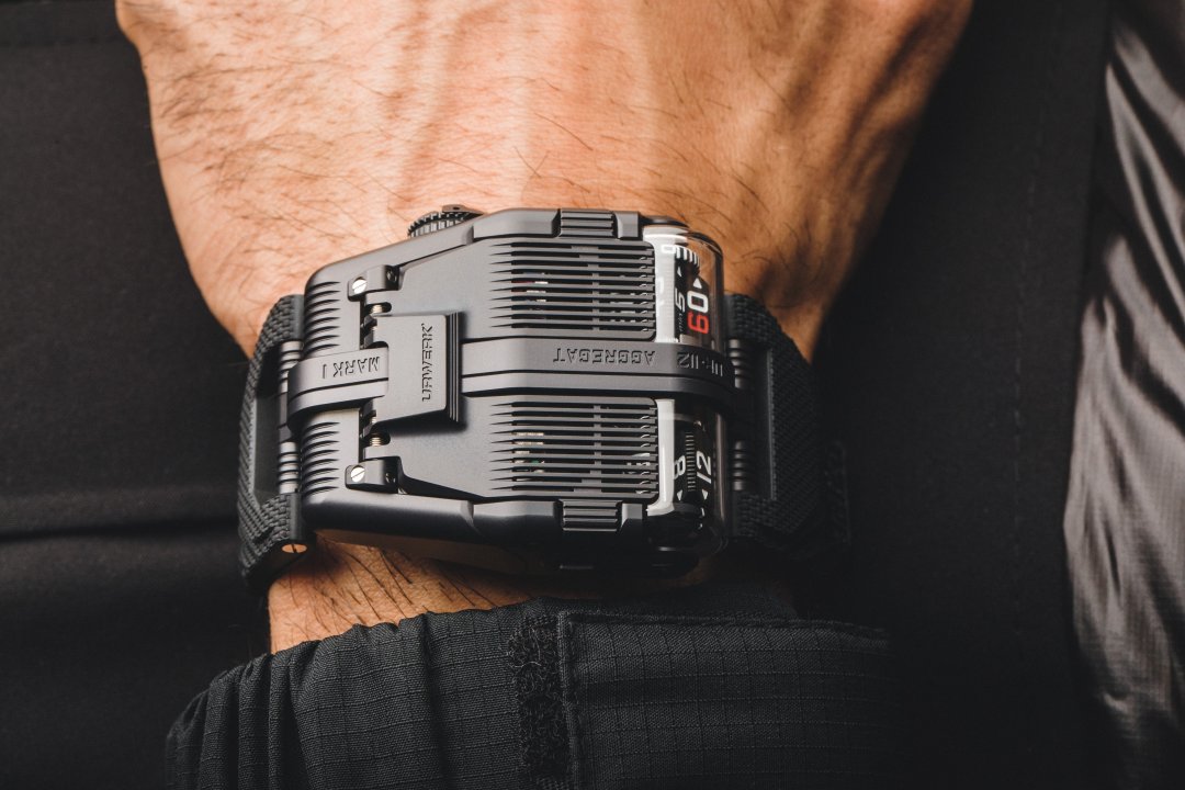 21 230112 ur112 black rt hr84 7154