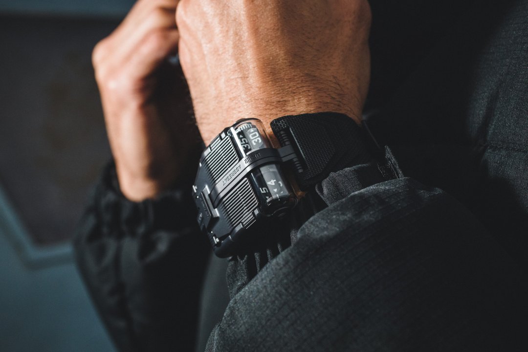 8 230112 ur112 black rt hr84 6563